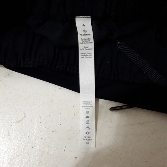 Lululemon On The Fly skirt - Picture 3 of 3